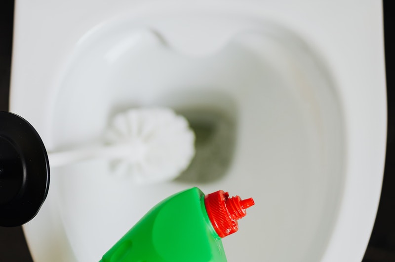How To Unclog a Toilet With Poop In It